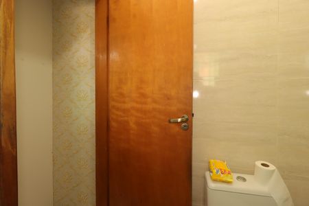 Casa à venda com 165m², 4 quartos e 2 vagasBanheiro da Suíte 2