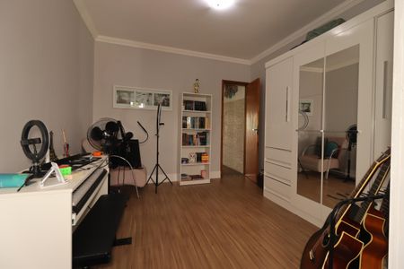 Casa à venda com 165m², 4 quartos e 2 vagasQuarto 2