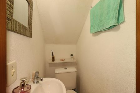 Casa à venda com 165m², 4 quartos e 2 vagasLavabo