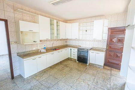 Casa para alugar com 567m², 7 quartos e 3 vagas