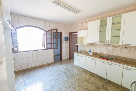 Casa para alugar com 567m², 7 quartos e 3 vagas