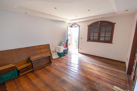 Casa para alugar com 7 quartos, 567m² em Candelária, Belo Horizonte