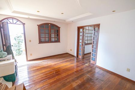 Casa para alugar com 567m², 7 quartos e 3 vagas