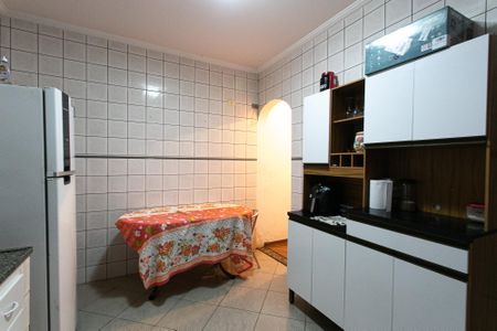 Casa à venda com 350m², 4 quartos e 2 vagas Casa à venda com 350m², 4 quartos e 2 vagasCasa 2 - Cozinha