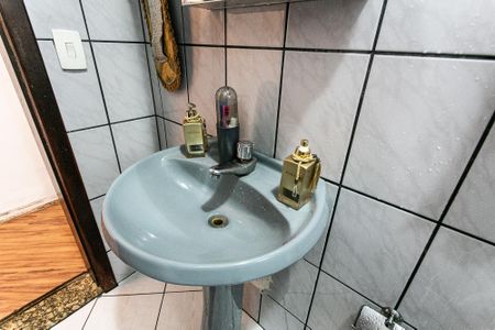 Casa à venda com 350m², 4 quartos e 2 vagas Casa à venda com 350m², 4 quartos e 2 vagasCasa 2 - Banheiro