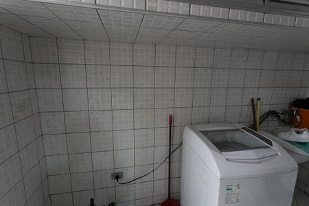 Casa à venda com 350m², 4 quartos e 2 vagas Casa à venda com 350m², 4 quartos e 2 vagasCasa 2 - Área de Serviço