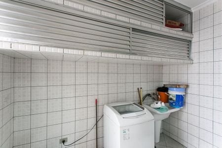 Casa à venda com 350m², 4 quartos e 2 vagas Casa à venda com 350m², 4 quartos e 2 vagasCasa 2 - Área de Serviço