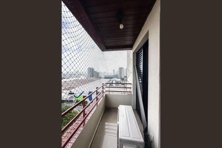 Apartamento à venda com 115m², 3 quartos e 3 vagas Apartamento à venda com 115m², 3 quartos e 3 vagasVaranda do Quarto