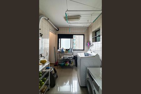 Apartamento à venda com 115m², 3 quartos e 3 vagas Apartamento à venda com 115m², 3 quartos e 3 vagasÁrea de Serviço