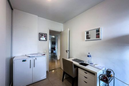 Apartamento à venda com 115m², 3 quartos e 3 vagas Apartamento à venda com 115m², 3 quartos e 3 vagasEscritório