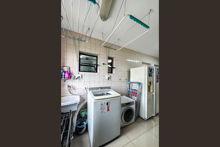 Apartamento à venda com 115m², 3 quartos e 3 vagas Apartamento à venda com 115m², 3 quartos e 3 vagasÁrea de Serviço