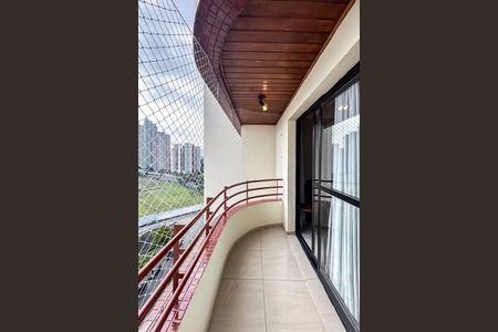Apartamento à venda com 115m², 3 quartos e 3 vagas Apartamento à venda com 115m², 3 quartos e 3 vagasVaranda da Sala