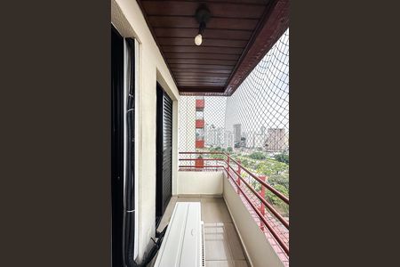 Apartamento à venda com 115m², 3 quartos e 3 vagas Apartamento à venda com 115m², 3 quartos e 3 vagasVaranda do Escritório