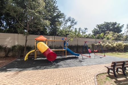 Apartamento à venda com 47m², 2 quartos e 1 vaga Apartamento à venda com 47m², 2 quartos e 1 vagaÁrea comum - Playground