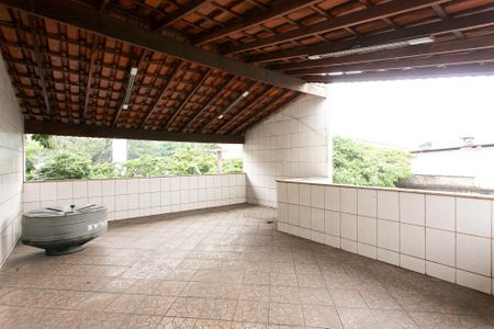Casa para alugar com 150m², 2 quartos e 1 vaga Casa para alugar com 150m², 2 quartos e 1 vagaTerraço