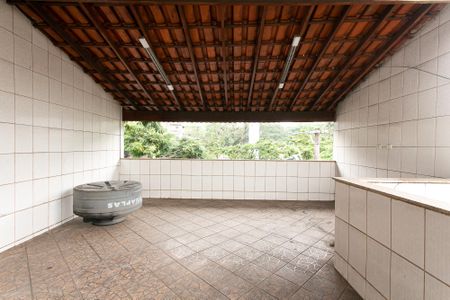 Casa para alugar com 150m², 2 quartos e 1 vaga Casa para alugar com 150m², 2 quartos e 1 vagaTerraço