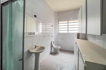 Casa para alugar com 350m², 7 quartos e 2 vagas Casa para alugar com 350m², 7 quartos e 2 vagasBanheiro social