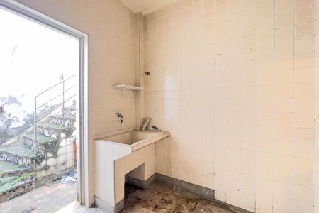 Casa para alugar com 350m², 7 quartos e 2 vagas Casa para alugar com 350m², 7 quartos e 2 vagasÁrea de serviço