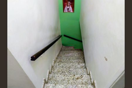 Escada de casa à venda com 2 quartos, 110m² em Rudge Ramos, São Bernardo do Campo