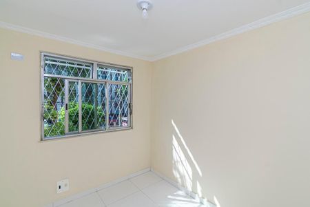 Quarto 1 de apartamento para alugar com 2 quartos, 30m² em Ramos, Rio de Janeiro