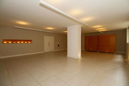 Apartamento à venda com 105m², 2 quartos e 1 vaga Apartamento à venda com 105m², 2 quartos e 1 vagaÁrea Comum - Salão de Festas