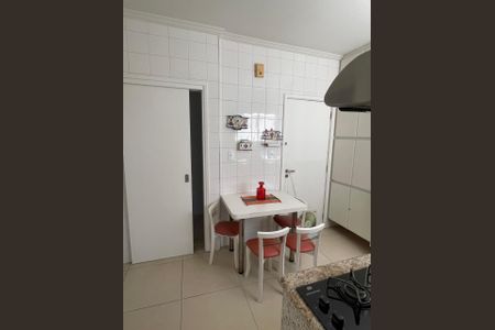 Cozinha de apartamento para alugar com 3 quartos, 100m² em Barra Funda, Guarujá