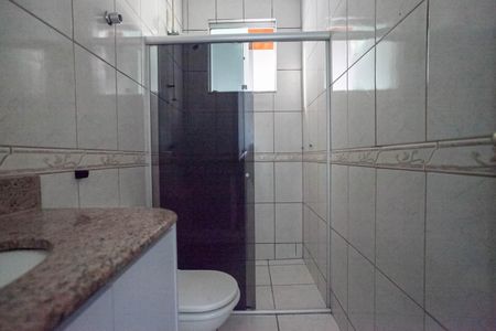 Banheiro da suíte  de casa à venda com 3 quartos, 180m² em Santa Monica, Belo Horizonte