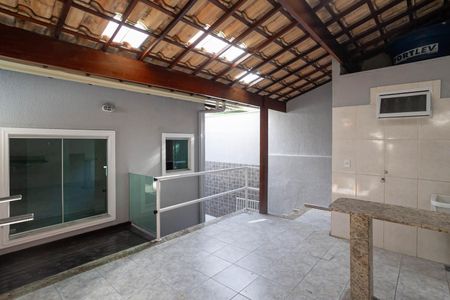 Área gourmet de casa à venda com 3 quartos, 180m² em Santa Monica, Belo Horizonte