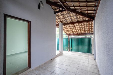 Garagem de casa à venda com 3 quartos, 180m² em Santa Monica, Belo Horizonte