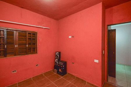 Casa para alugar com 50m², 2 quartos e 2 vagasQuarto 