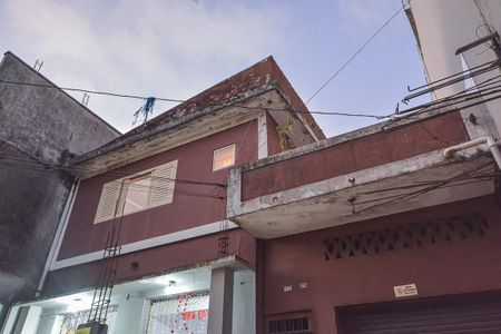 Casa para alugar com 50m², 2 quartos e 2 vagasFachada