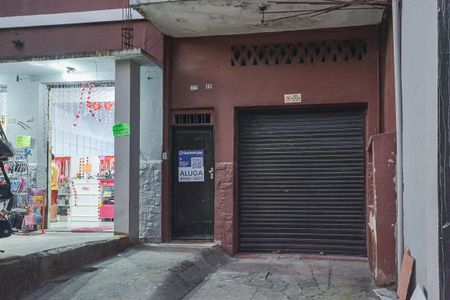 Casa para alugar com 50m², 2 quartos e 2 vagasFachada