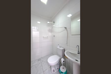 Banheiro de casa para alugar com 1 quarto, 50m² em Água Rasa, São Paulo