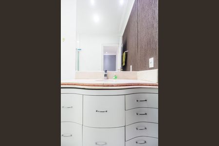 Casa de condomínio para alugar com 208m², 3 quartos e 2 vagas Casa de condomínio para alugar com 208m², 3 quartos e 2 vagasBanheiro da Suíte