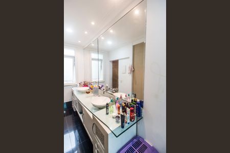 Casa de condomínio para alugar com 208m², 3 quartos e 2 vagas Casa de condomínio para alugar com 208m², 3 quartos e 2 vagasBanheiro da Suíte