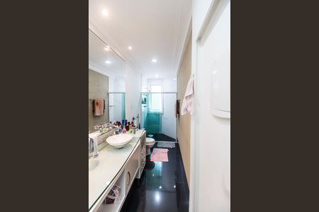 Casa de condomínio para alugar com 208m², 3 quartos e 2 vagas Casa de condomínio para alugar com 208m², 3 quartos e 2 vagasBanheiro da Suíte