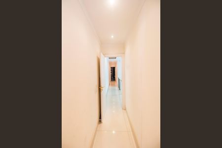 Casa de condomínio para alugar com 208m², 3 quartos e 2 vagas Casa de condomínio para alugar com 208m², 3 quartos e 2 vagasCorredor