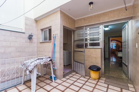 Quintal de casa à venda com 3 quartos, 145m² em Vila Bertioga, São Paulo