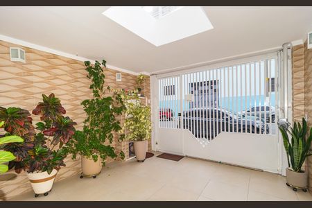 Garagem de casa à venda com 3 quartos, 145m² em Vila Bertioga, São Paulo