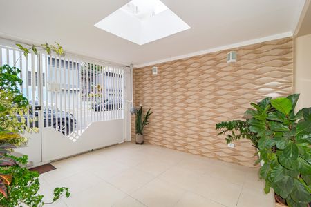 Garagem de casa à venda com 3 quartos, 145m² em Vila Bertioga, São Paulo
