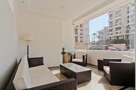 Apartamento à venda com 75m², 2 quartos e 1 vaga Apartamento à venda com 75m², 2 quartos e 1 vagaHall