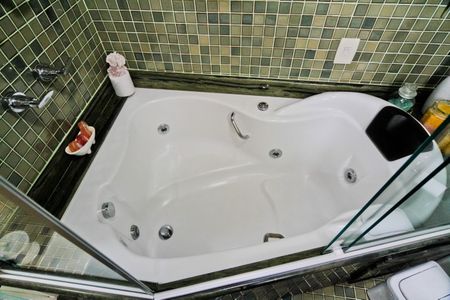 Apartamento à venda com 75m², 2 quartos e 1 vaga Apartamento à venda com 75m², 2 quartos e 1 vagaBanheiro da Suíte