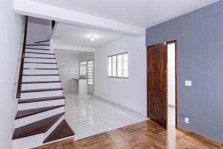 Sala de casa para alugar com 2 quartos, 105m² em Vila Palmeiras, São Paulo