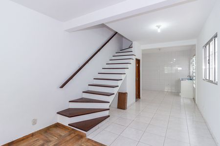 Casa para alugar com 105m², 2 quartos e 3 vagas Casa para alugar com 105m², 2 quartos e 3 vagasSala