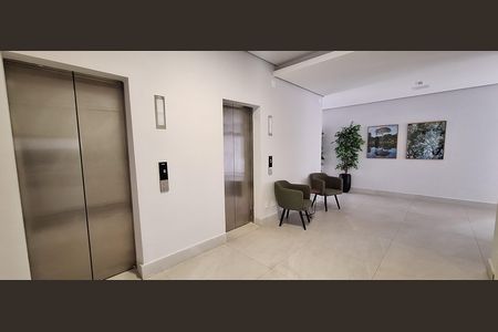 Apartamento para alugar com 55m², 2 quartos e 1 vaga Apartamento para alugar com 55m², 2 quartos e 1 vagaHall social