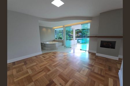Casa à venda com 810m², 6 quartos e 8 vagas