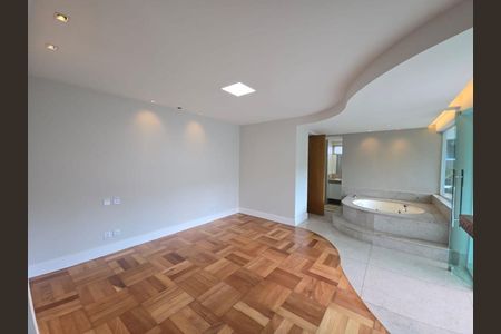 Casa à venda com 810m², 6 quartos e 8 vagas