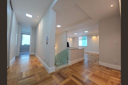 Casa à venda com 810m², 6 quartos e 8 vagas