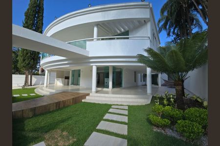Casa à venda com 810m², 6 quartos e 8 vagas