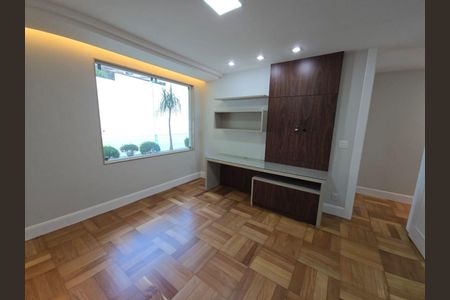 Casa à venda com 810m², 6 quartos e 8 vagas
